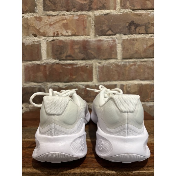 NEW Nike Revolution 7 Women's Running Shoes, Size 9.5 White/White (FB2208-100) - Picture 4 of 8